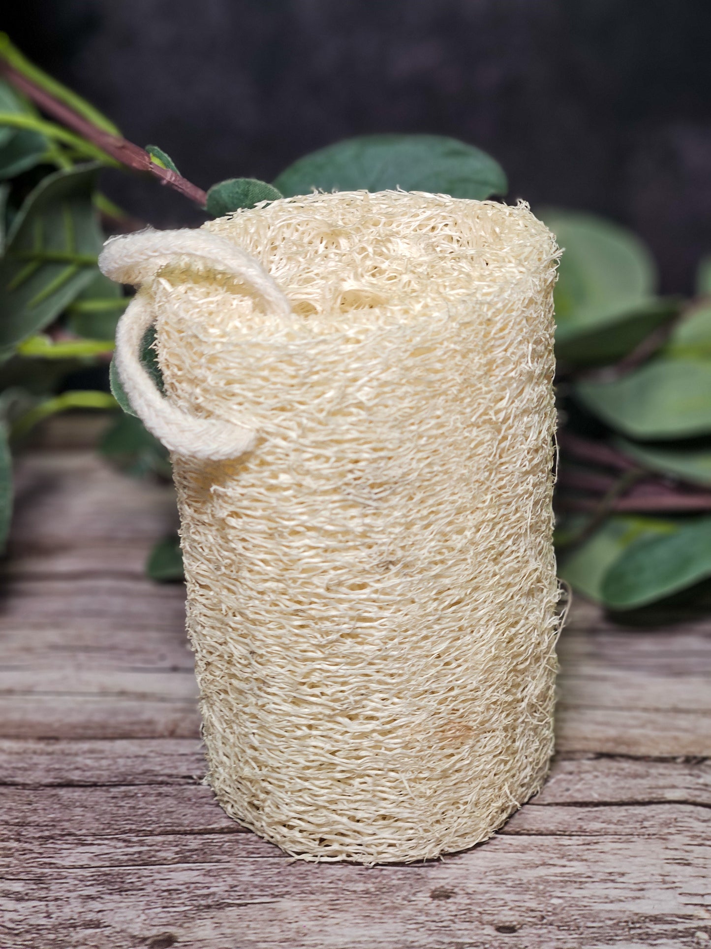 Natural Loofah Sponge – Gentle, Eco-Friendly Exfoliation