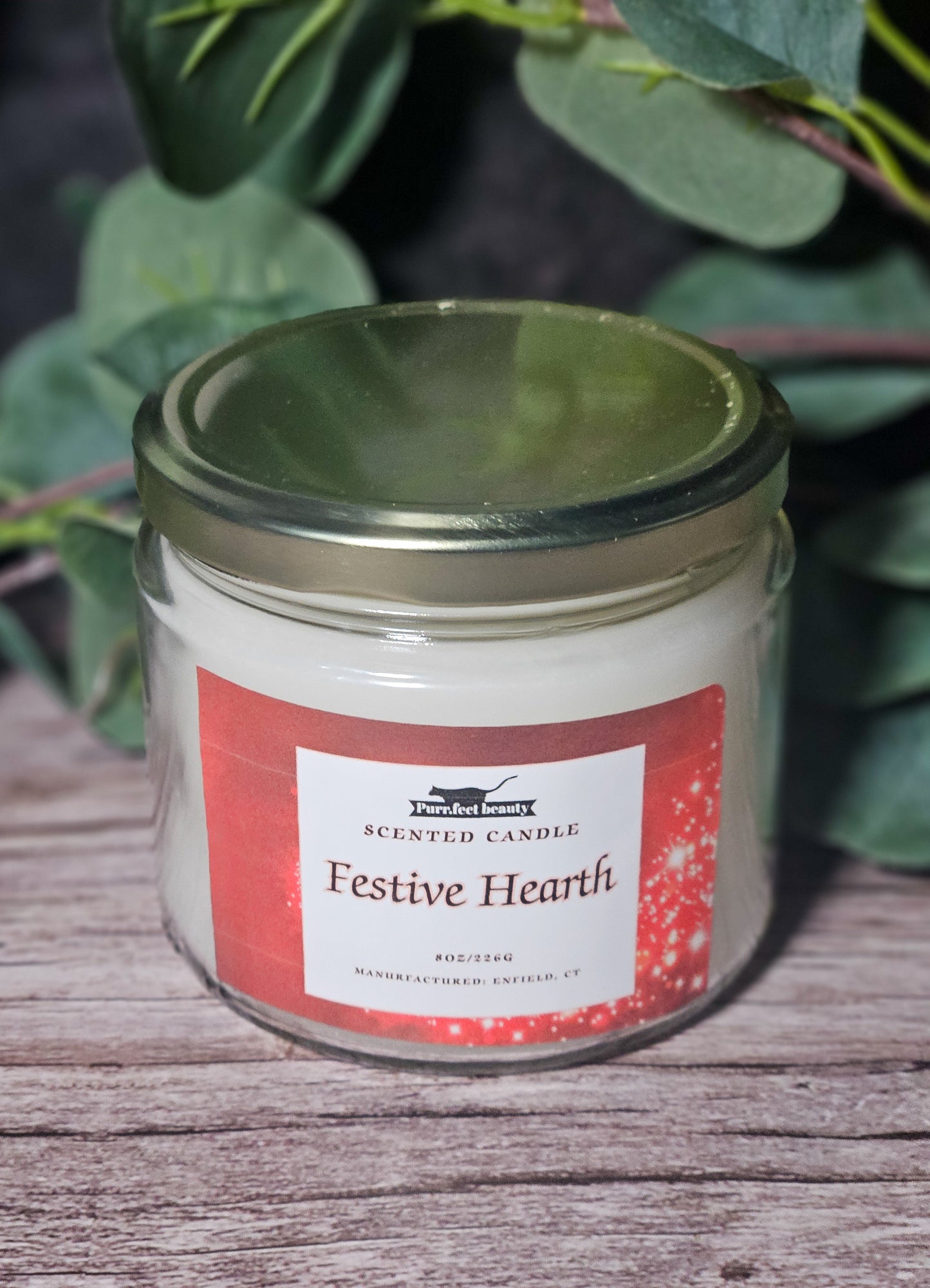 Festive Hearth Candle – Warm, Spicy Aroma with Wild Berries & Fir Balsam