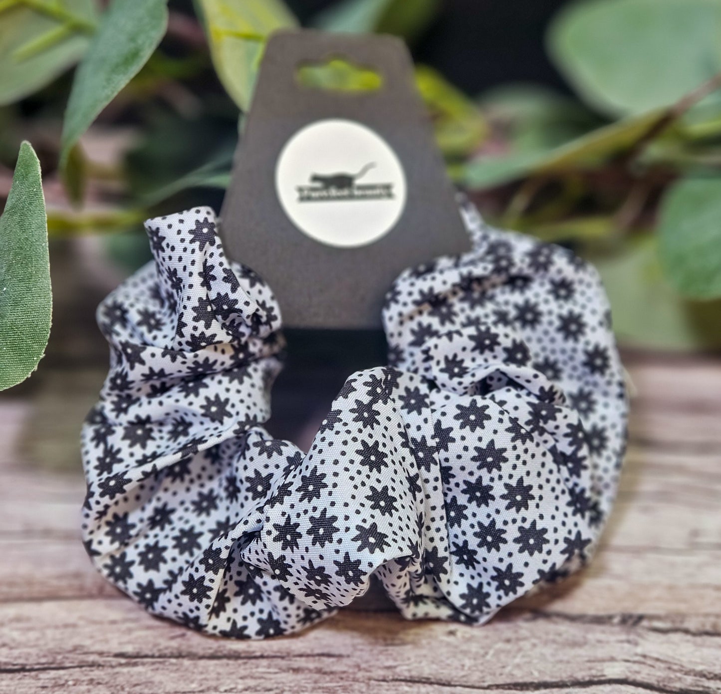 Small Scrunchies – No-Damage Mini Hair Ties for All Hair Types