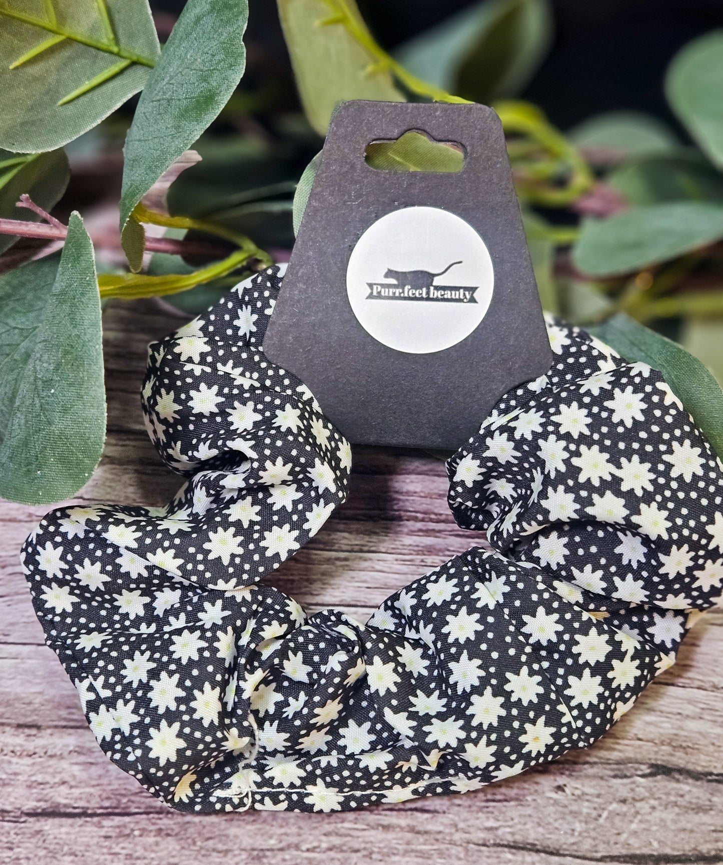 Small Scrunchies – No-Damage Mini Hair Ties for All Hair Types