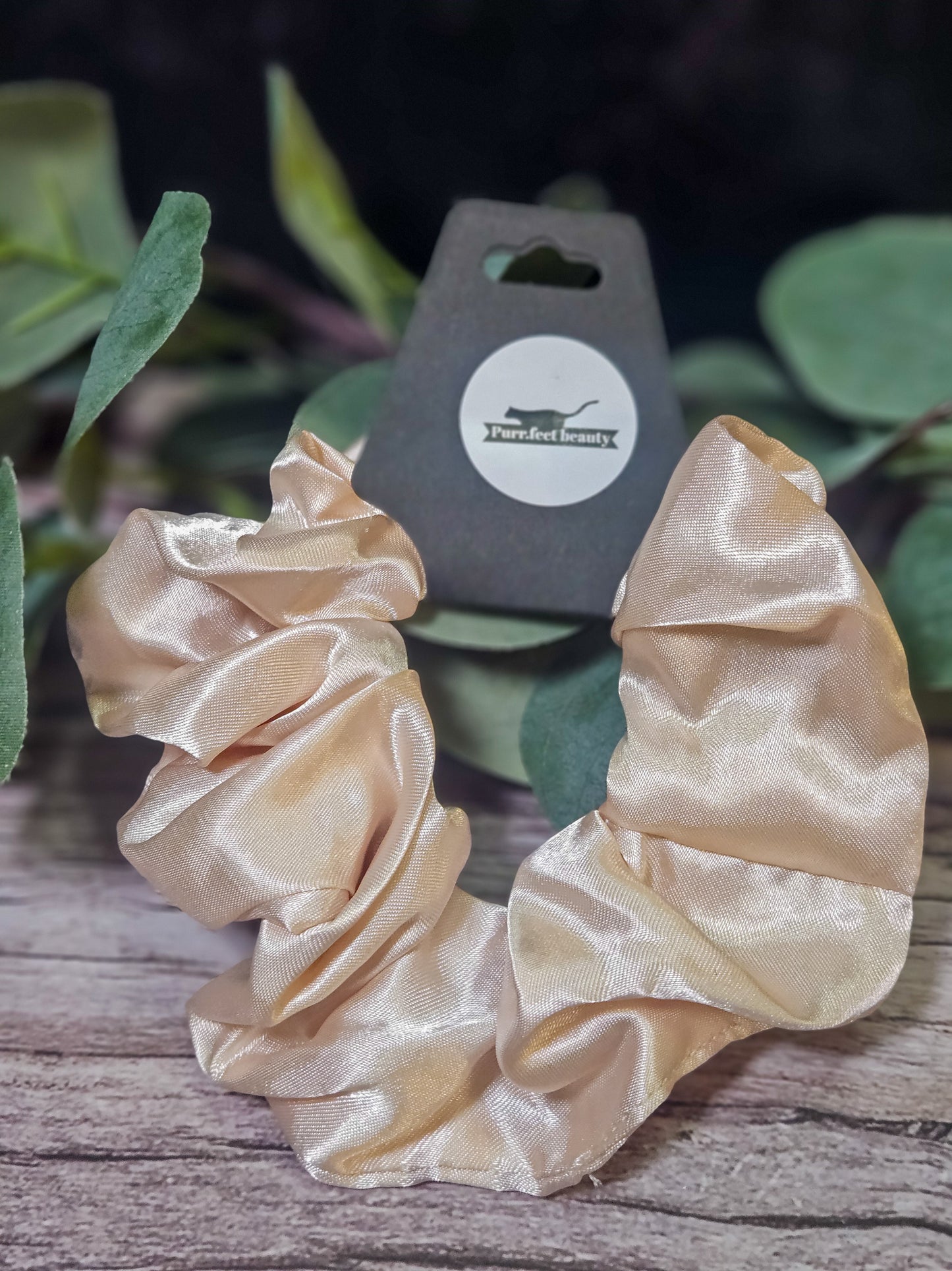 Small Scrunchies – No-Damage Mini Hair Ties for All Hair Types