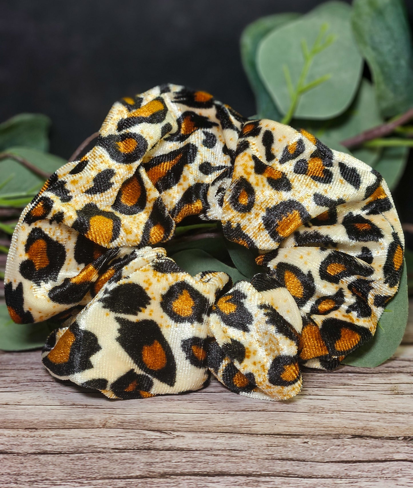 Oversized Scrunchies – Luxurious, Gentle & Frizz-Free