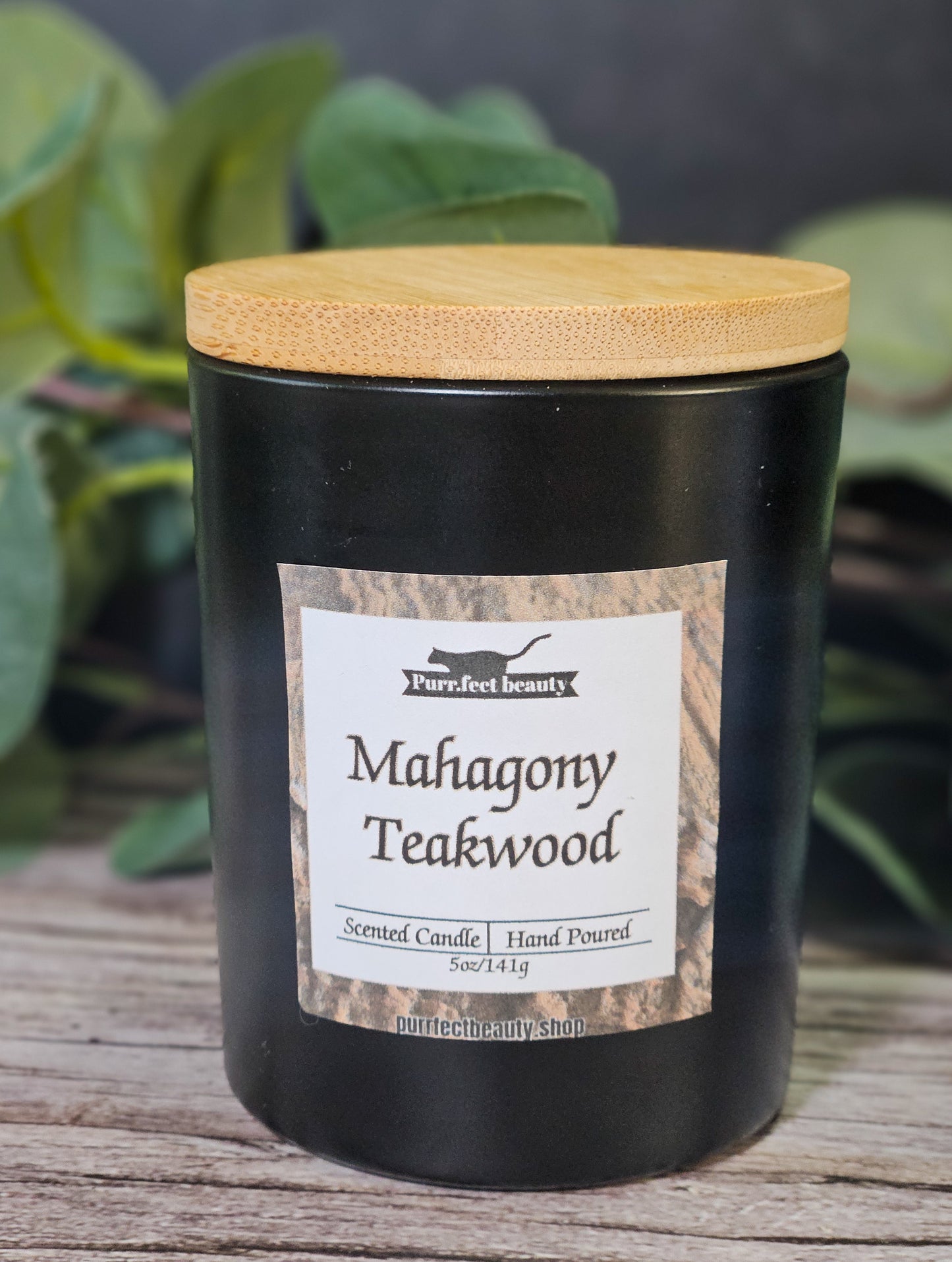Mahogany Teakwood Candle – Luxury Woodsy Scent for Home & Office