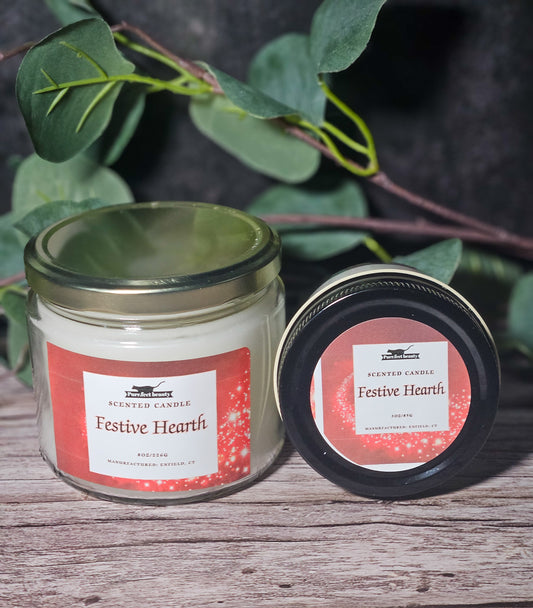 Festive Hearth Candle – Warm, Spicy Aroma with Wild Berries & Fir Balsam