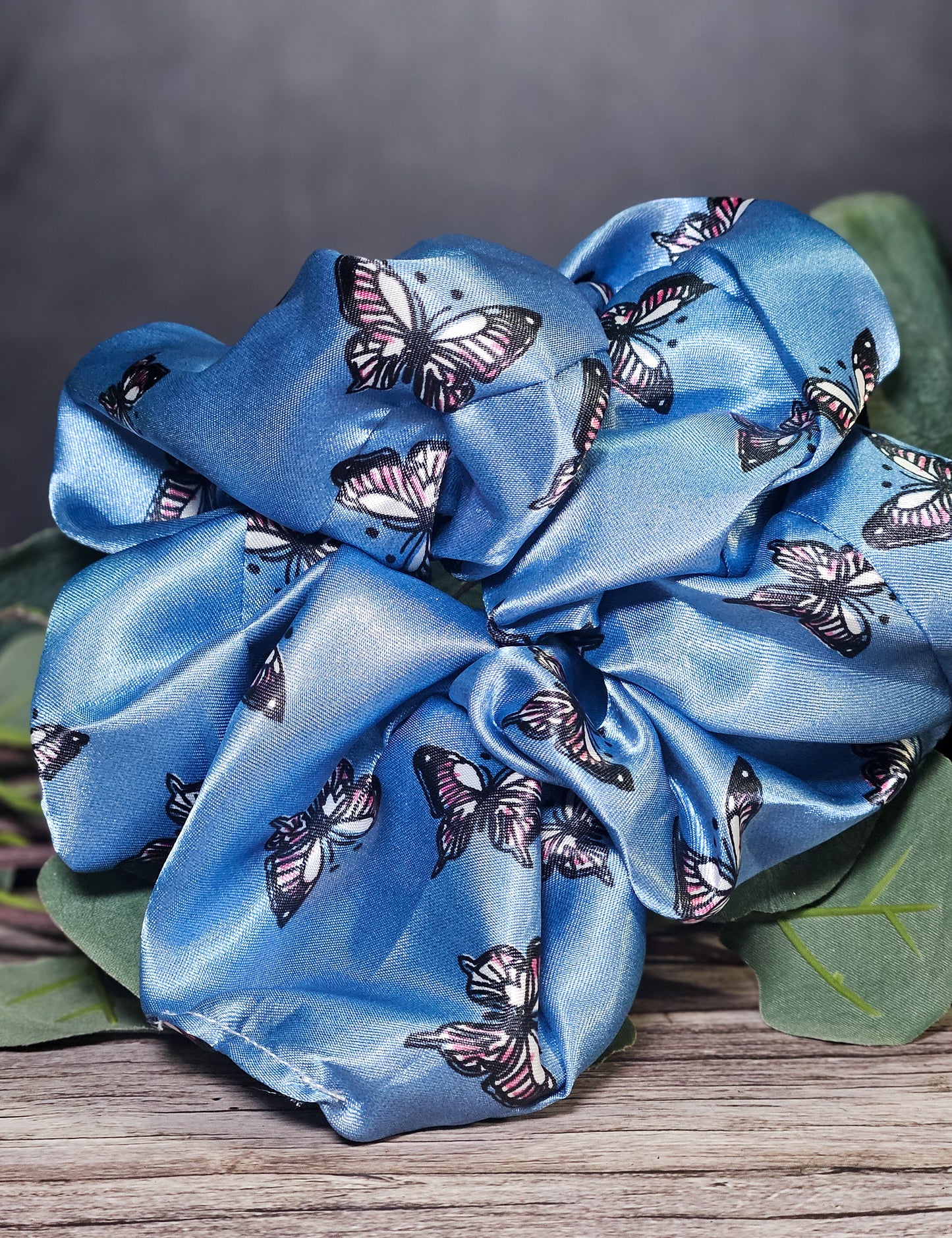 Oversized  Scrunchies – Luxurious, Gentle & Frizz-Free