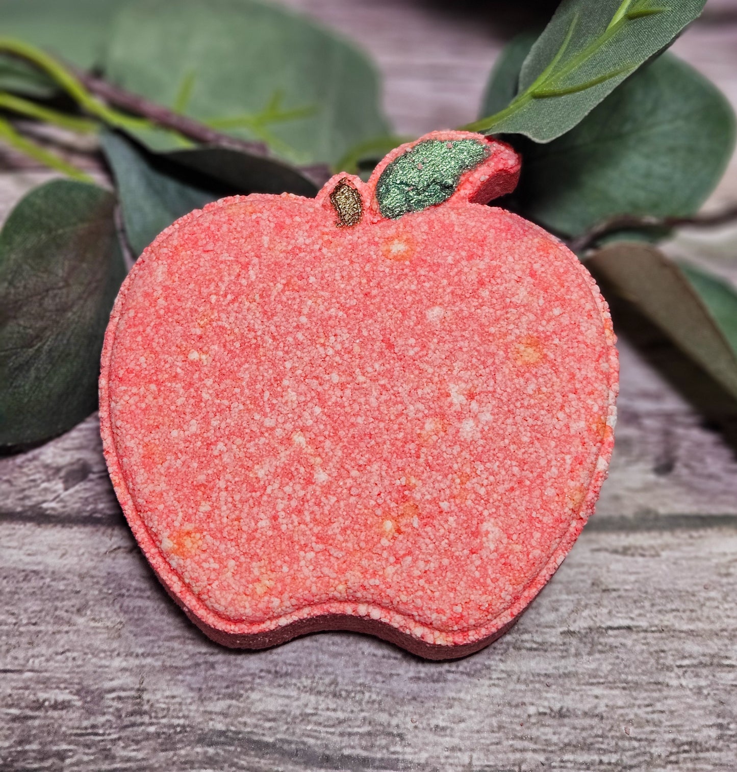 Apple Bath Bomb – Apple-Shaped & Scented | Fizzy Moisturizing Spa Treat