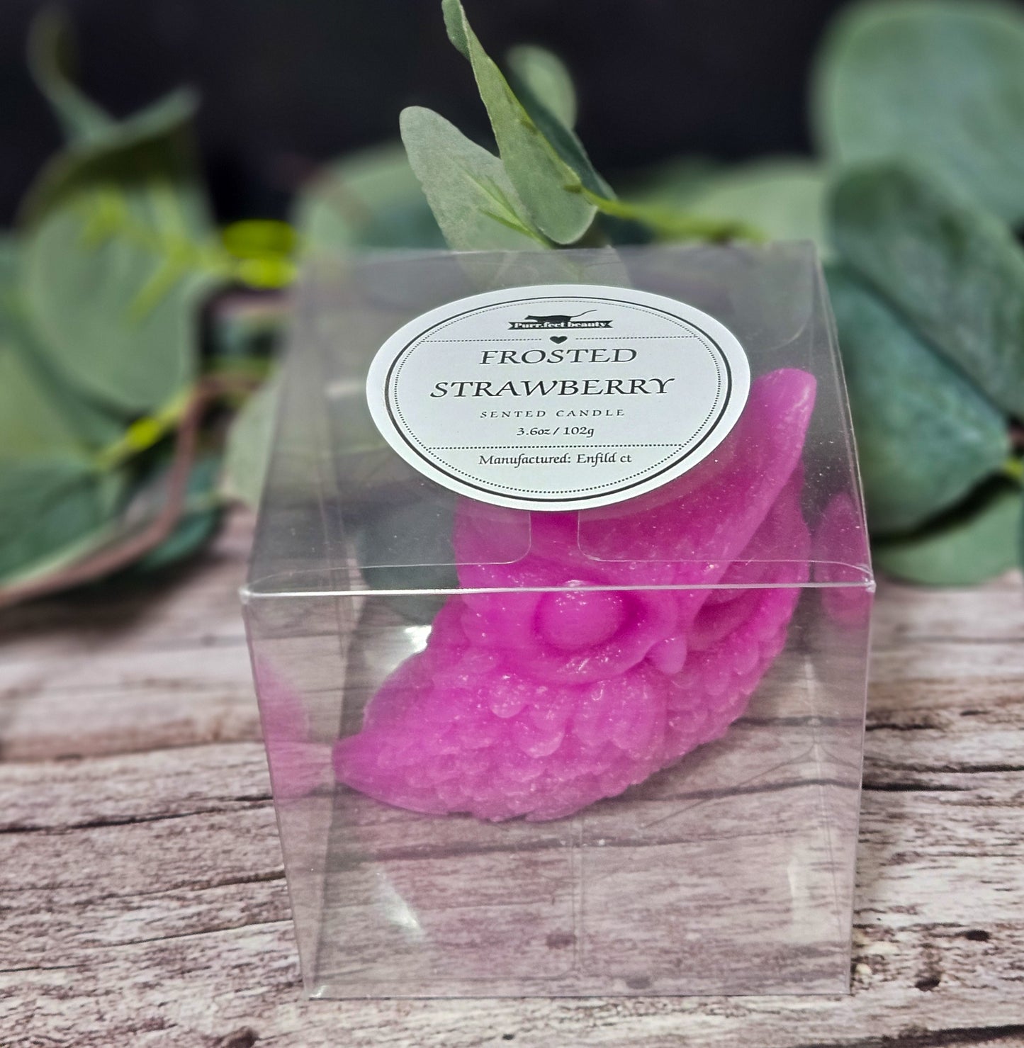 Frosted Strawberry Candle – Sweet, Refreshing & Cozy