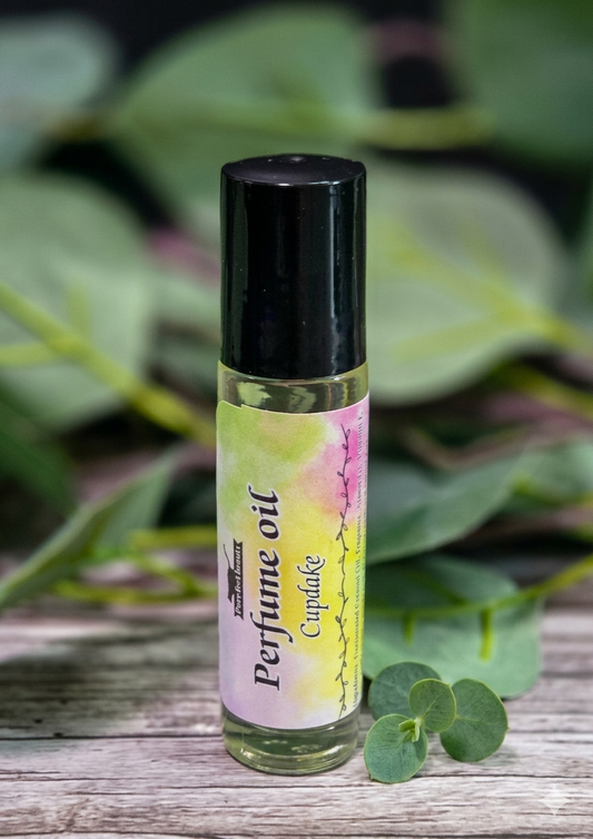 Cupcake Perfume Oil – Sweet Vanilla Frosting Dessert Scent Roll-On Fragrance