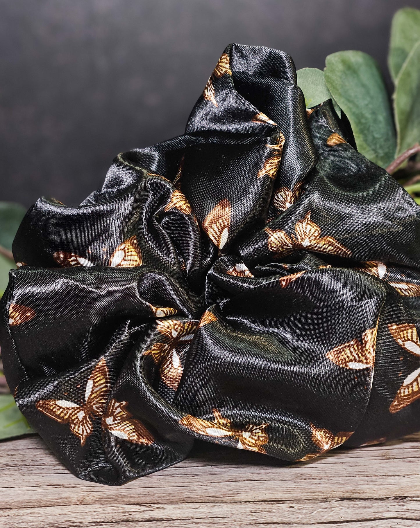 Oversized  Scrunchies – Luxurious, Gentle & Frizz-Free
